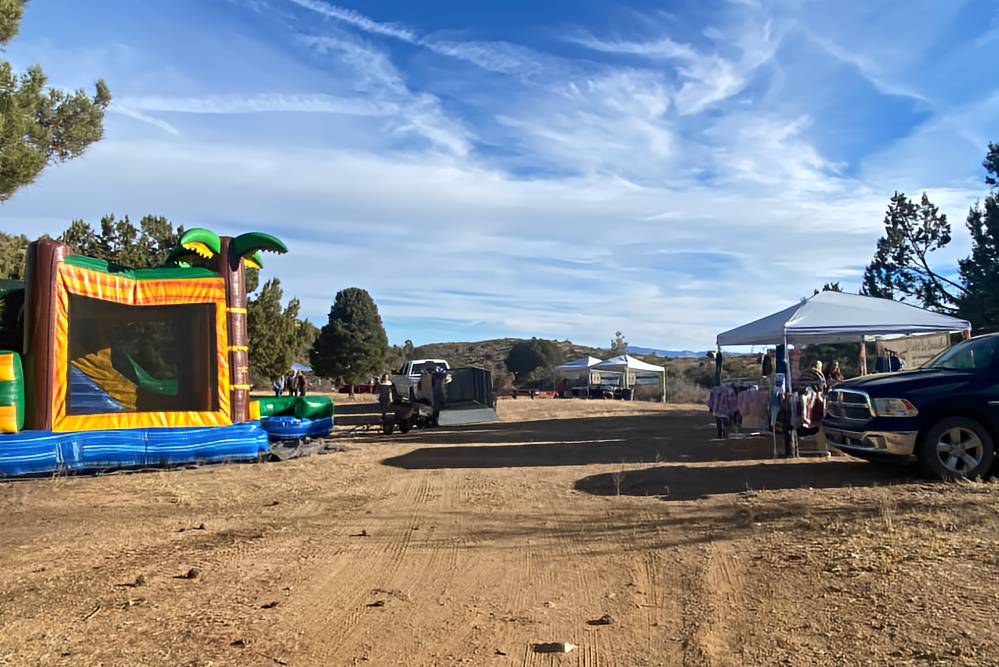 Vendors at Annual Cut Your Own Christmas Tree Event at M&D Trees